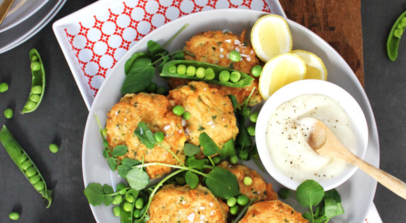 Salmon_fritters_with_greens2